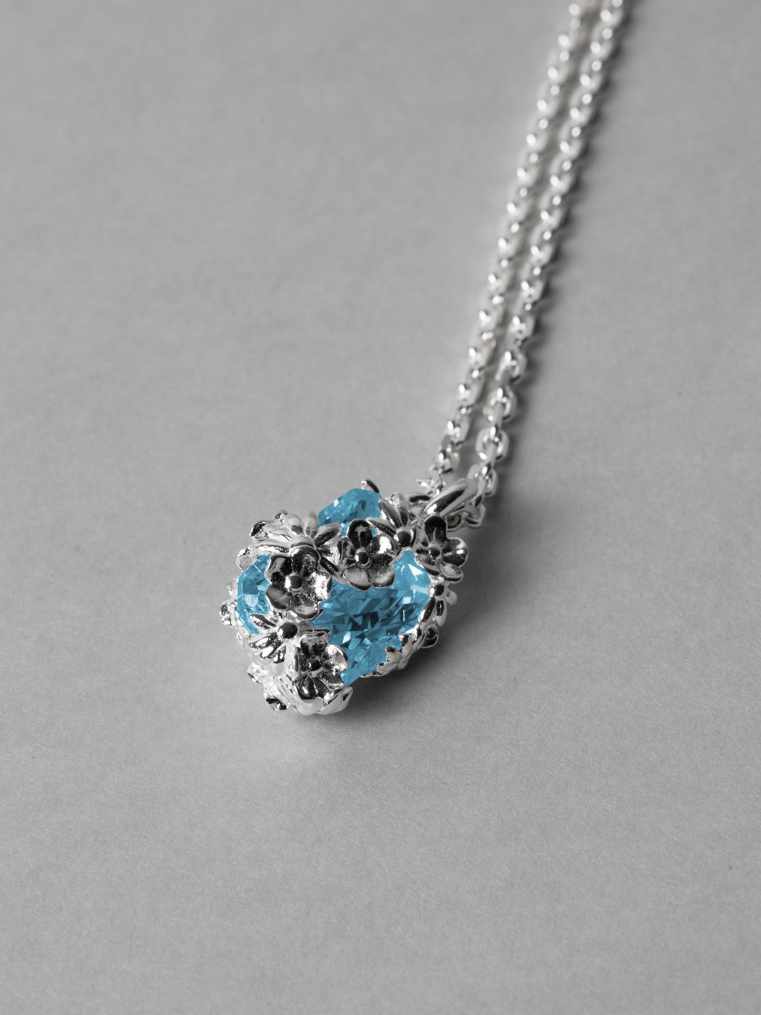 SILVER BURGEON METAL ZONG NECKLACE
