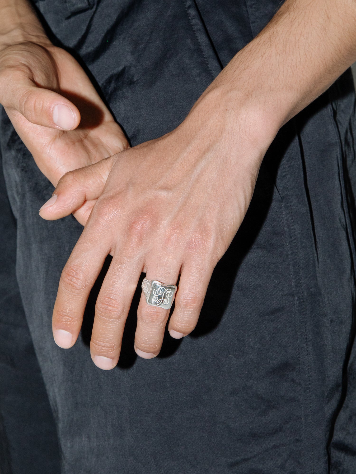 SILVER TEXTURE ENGRAVED SQUARE SIGNET RING