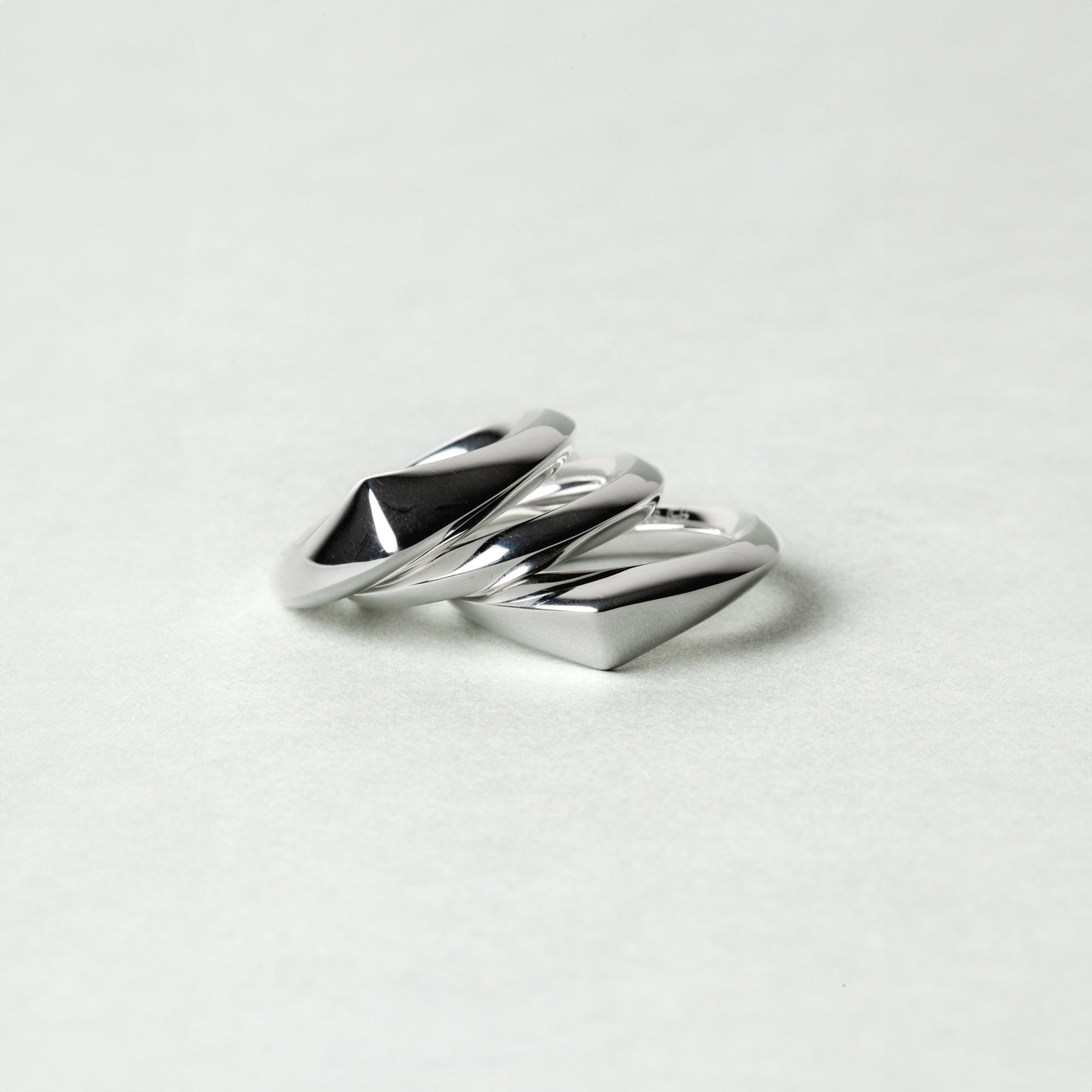 SILVER SURINITY TRIO RING SET