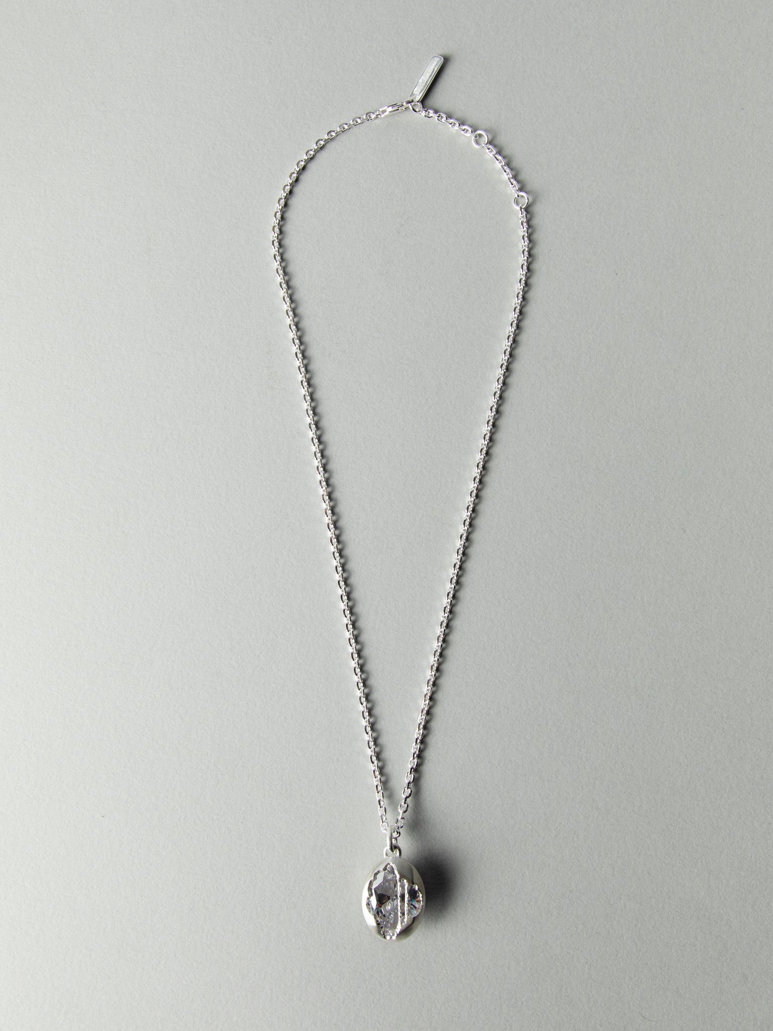 SILVER MOTIF OVAL METAL ZONG NECKLACE